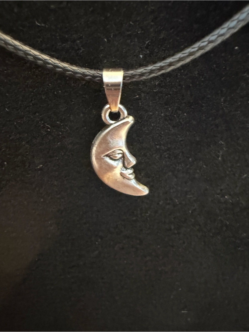 ✴️New✴️Silver Crescent Moon Pendant Necklace